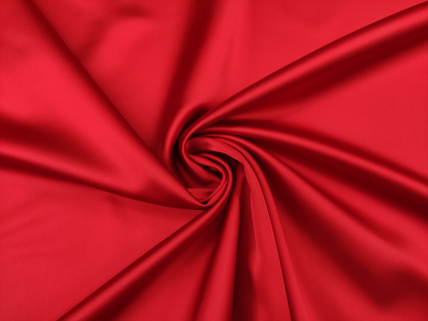 Tessuto Duchesse elasticizzato in tinta unita rosso - Iaia Tessuti