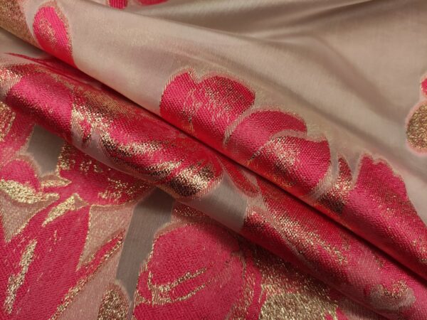 Tessuto Organza jacquard motivo floreale oro - corallo