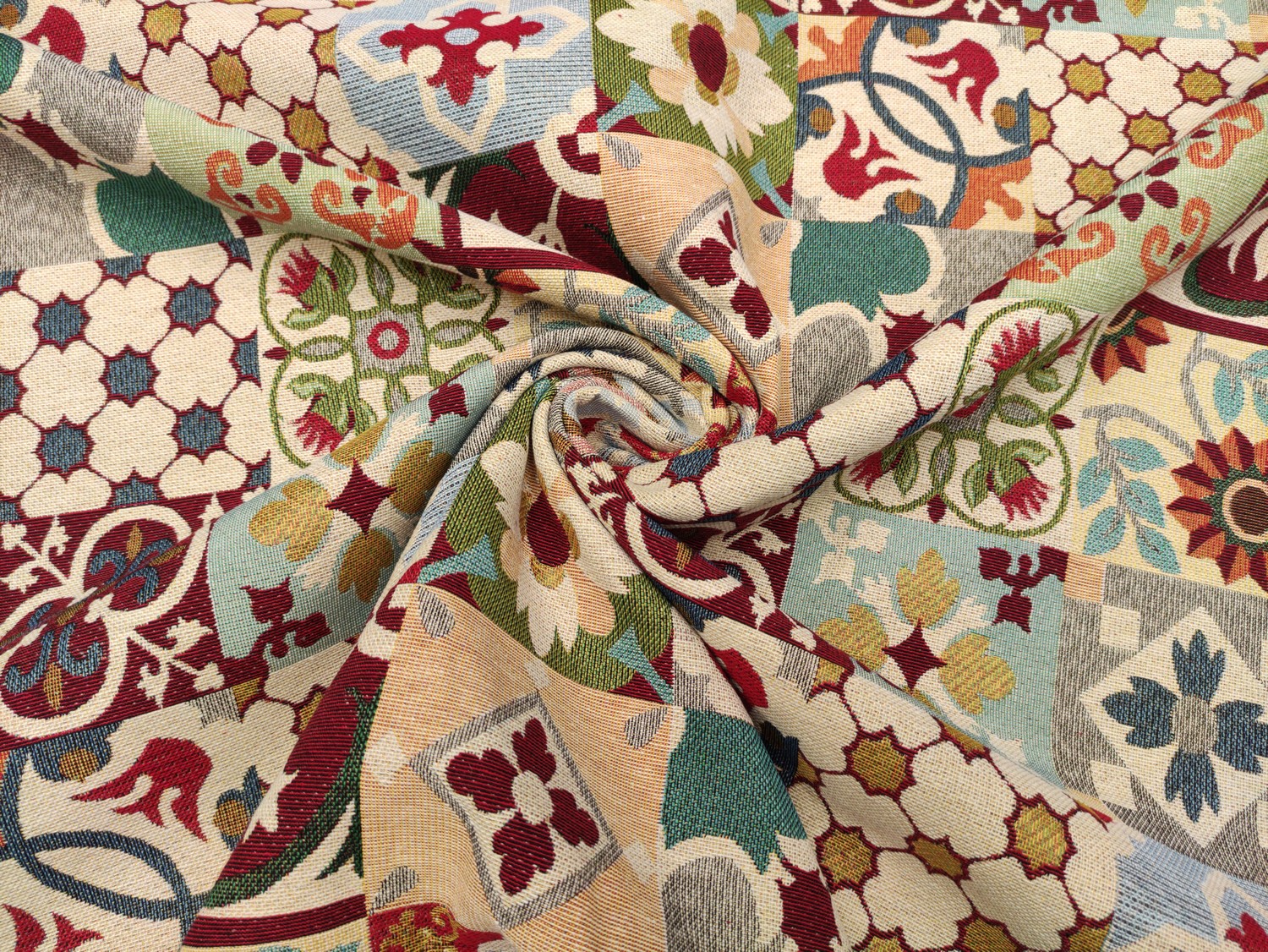 Tessuto Gobelin a fantasia motivo floreale barocco beige - rosso - verde -  carta da zucchero - Iaia Tessuti