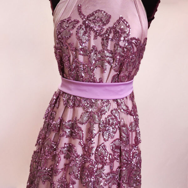 Tessuto tulle-pizzo ricamato con paillettes motivo floreale rosa scuro