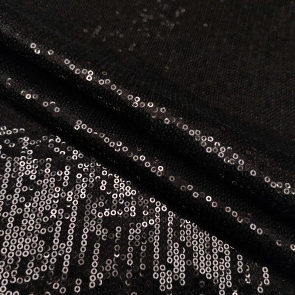 Tulle elasticizzato ricamato con paillettes nero