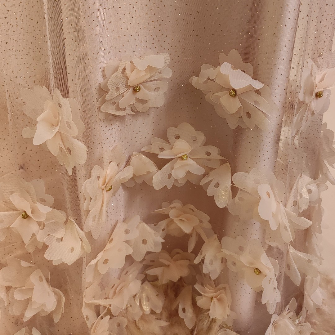 Tessuti a metraggio online  Tulle fantasia floreale bianco