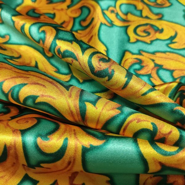 Tessuto Lycra lucida a fantasia motivo floreale barocco verde tiffany - giallo