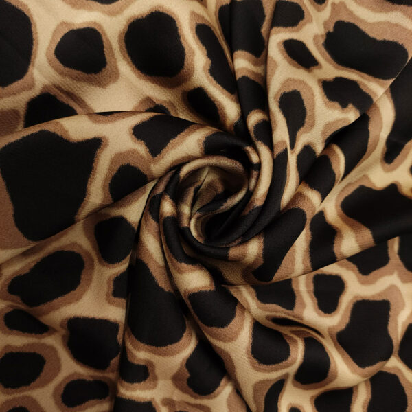Tessuto Satin a fantasia motivo animalier marrone - nero - beige