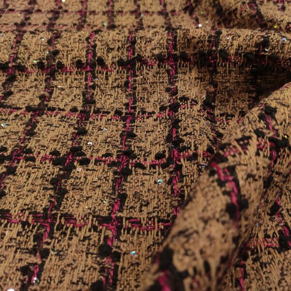 Tessuto per cappotto motivo tweed ricamato con micro paillettes terracotta - fucsia