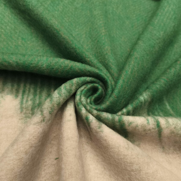 Scampolo di Tessuto Lana Cotta motivo sfumato verde prato - panna