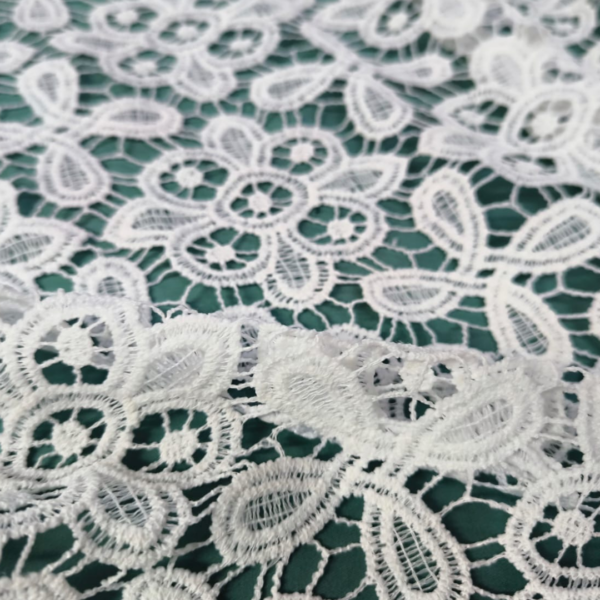 Tessuto Pizzo macramè doppio smerlo motivo floreale bianco seta