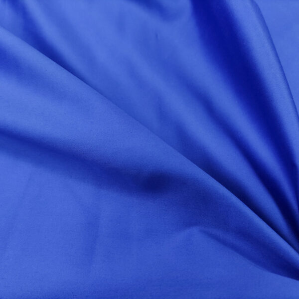 Tessuto Rasatello di cotone in tinta unita blu elettrico