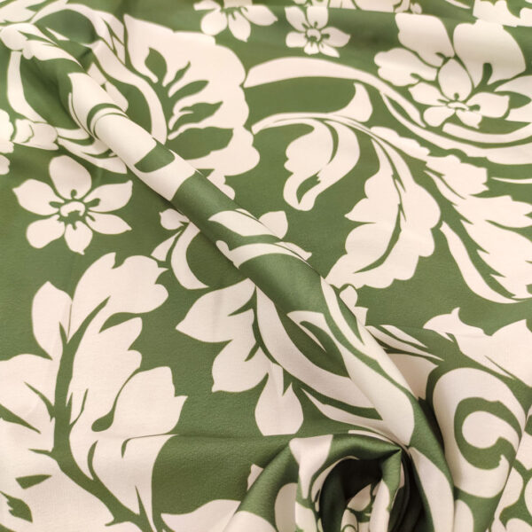 Tessuto Satin a fantasia motivo floreale bianco - verde