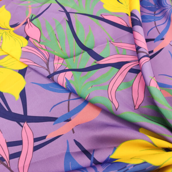 Tessuto Satin a fantasia motivo floreale giallo - verde - viola