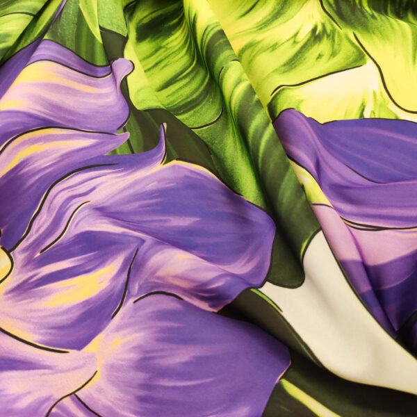 Tessuto Satin a fantasia motivo floreale viola - verde