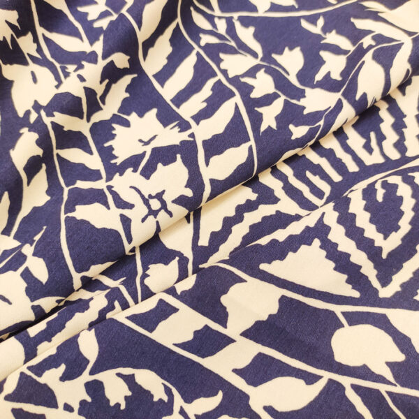 Tessuto Satin di Viscosa a fantasia motivo panna - blu navy