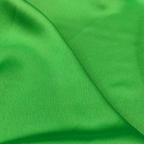 Tessuto Satin leggero elasticizzato tinta unita verde fluo