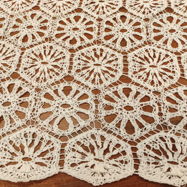 Tessuto Pizzo macramè motivo astratto bianco