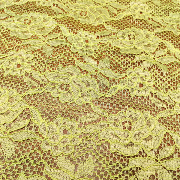 Tessuto pizzo motivo floreale lime
