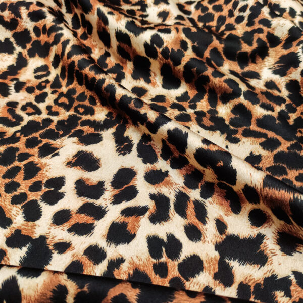 Tessuto Satin a fantasia motivo animalier medio beige - marrone - marroncino