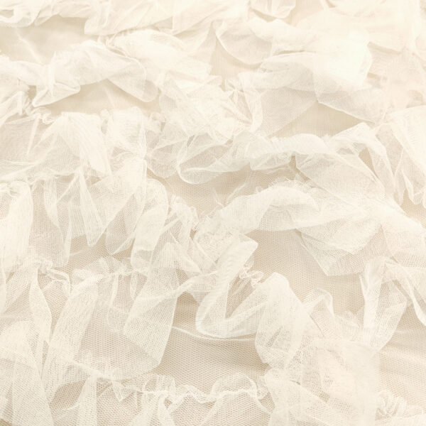 Tessuto Tulle mano seta con balze 3D in tulle tinta unita bianco seta