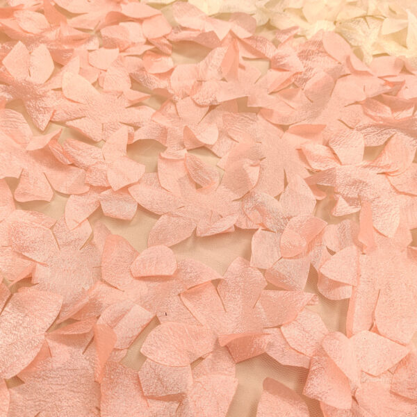 Tessuto Tulle mano seta ricamato con fiori in 3D bicolore rosa