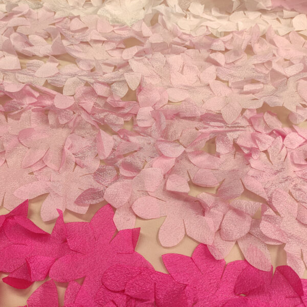 Tessuto Tulle mano seta ricamato con fiori in 3D rosa - fucsia