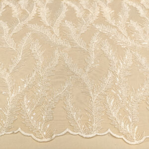Tessuto Tulle mano seta ricamato con micro paillettes motivo floreale bianco seta