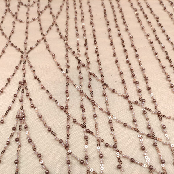 Tessuto Tulle mano seta ricamato con perline e paillettes motivo astratto bronzo