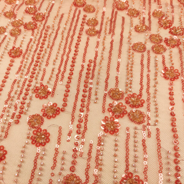 Tessuto Tulle mano seta ricamato con perline e paillettes motivo floreale arancione