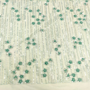Tessuto Tulle mano seta ricamato con perline e paillettes motivo floreale argento - smeraldo