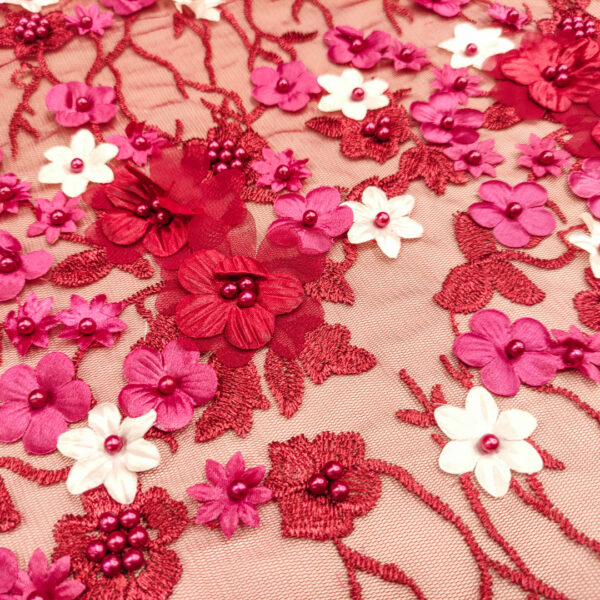 Tessuto Tulle mano seta ricamato con fiori in 3D e con perle fucsia - rosso - bianco