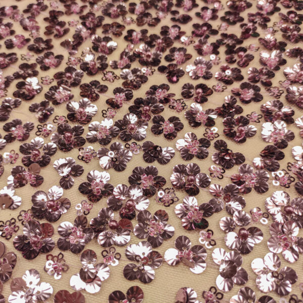 Tessuto Tulle mano seta ricamato paillettes motivo floreale rosa antico