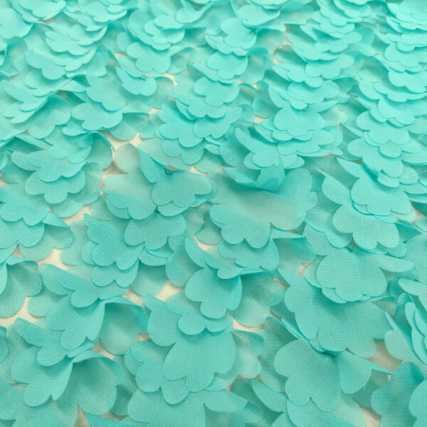 Tessuto Tulle mano seta ricamato con petali in 3D tiffany