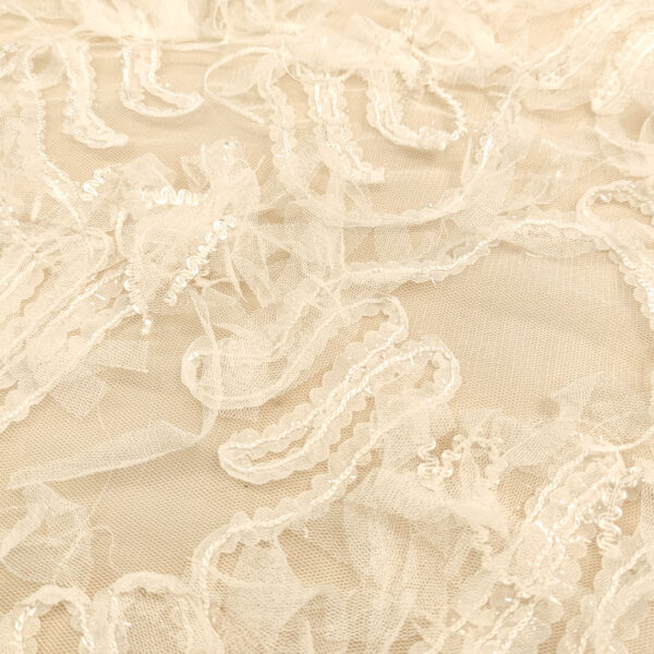 Tessuto Tulle mano seta ricamato motivo astratto 3d bianco seta