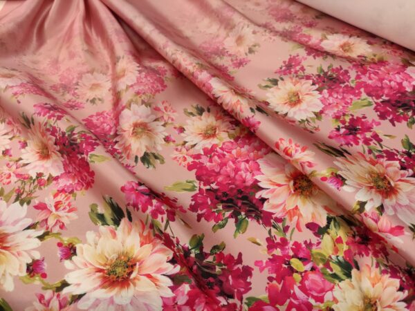 Tessuto Duchesse a fantasia motivo floreale rosa - fucsia