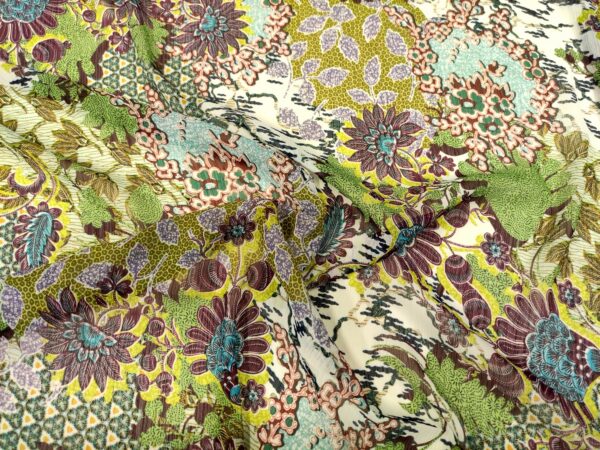 Tessuto Georgette a fantasia motivo etnico giallo verde