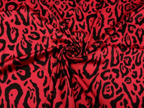 Tessuto Satin a fantasia motivo animalier nero - rosso