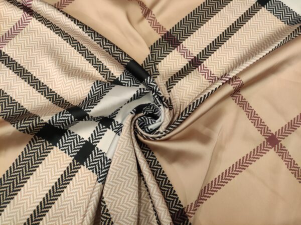 Tessuto Satin a fantasia motivo quadri beige - nero