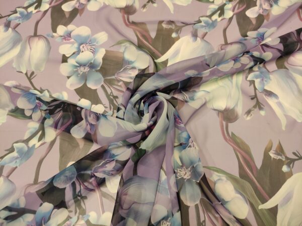 Tessuto Chiffon a fantasia motivo floreale lavanda - celeste