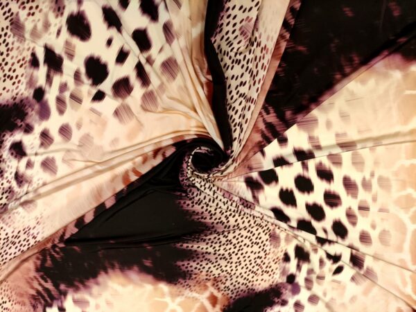 Tessuto jersey di viscosa a fantasia motivo animalier rosa - vinaccio