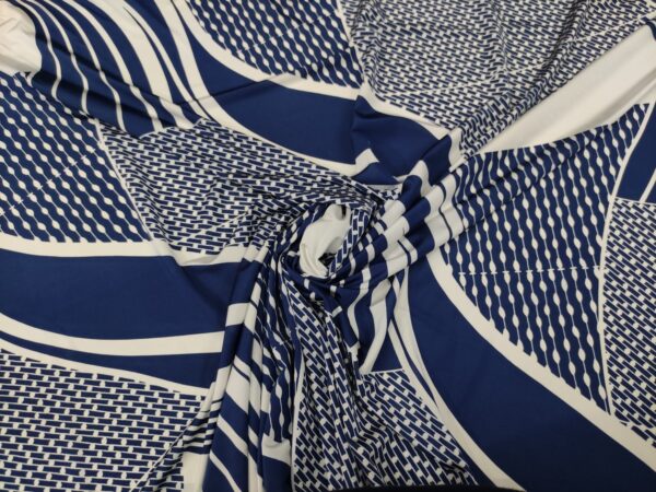 Tessuto jersey di viscosa a fantasia motivo astratto blu - bianco