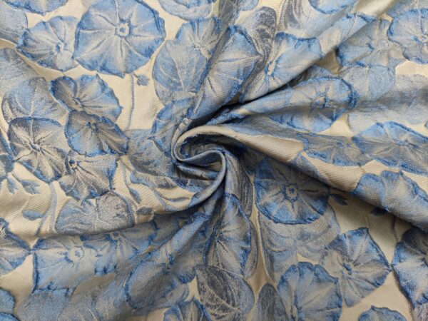 Tessuto Broccato in cotone motivo floreale celeste