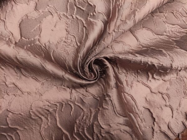 Tessuto Broccato in seta motivo floreale rosa