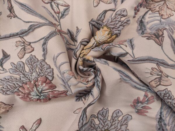 Tessuto Broccato in seta motivo floreale panna - grigio - giallo