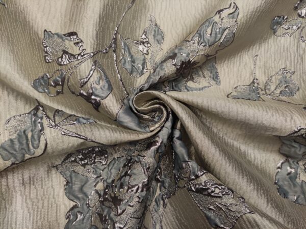 Tessuto Broccato in seta motivo floreale celeste - argento