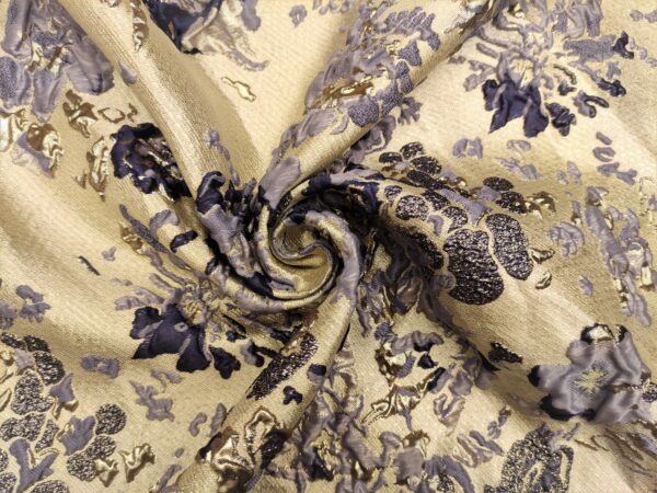 Tessuto Broccato in seta motivo floreale oro - lilla - viola