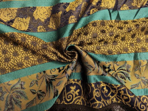 Tessuto Broccato in seta motivo floreale