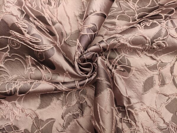 Tessuto Broccato in seta motivo floreale rosa scuro