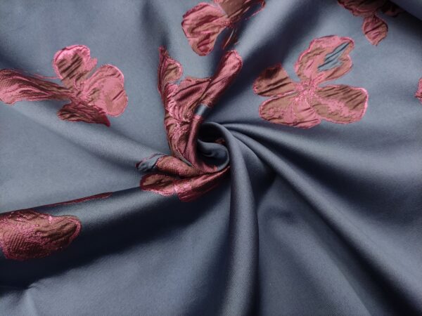 Tessuto Broccato in seta motivo floreale avio - fucsia scuro