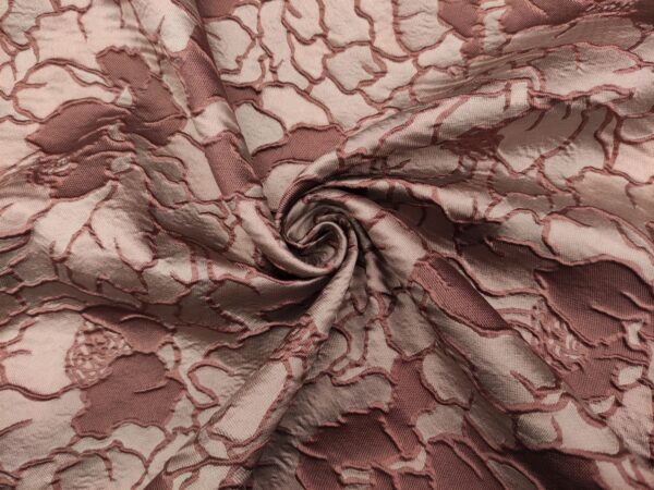 Tessuto Broccato in seta motivo floreale rosa
