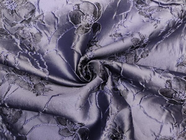 Tessuto Broccato in seta motivo floreale very peri