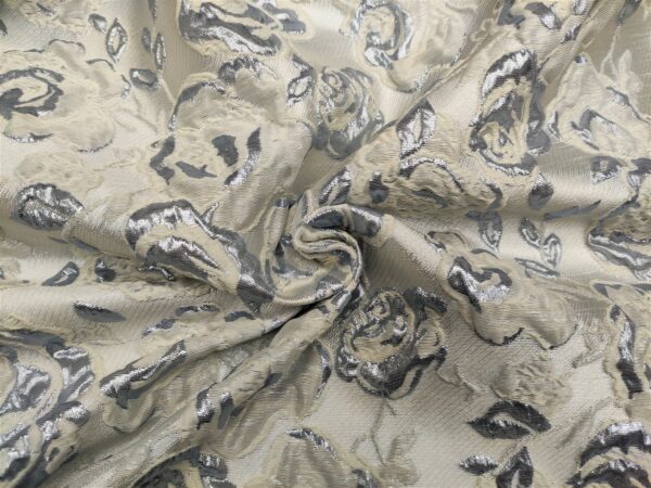 Tessuto Broccato in seta motivo floreale argento - celeste