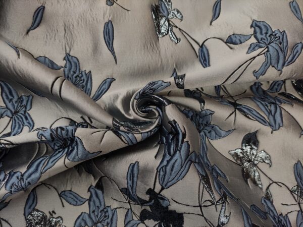 Tessuto Broccato in seta motivo floreale carta da zucchero - argento